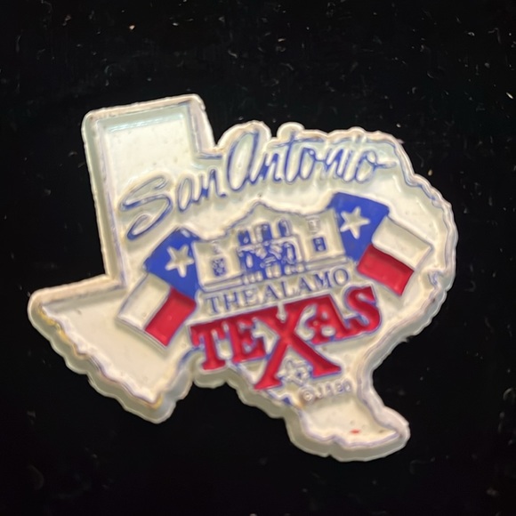 Magnets - Picture 10 of 16